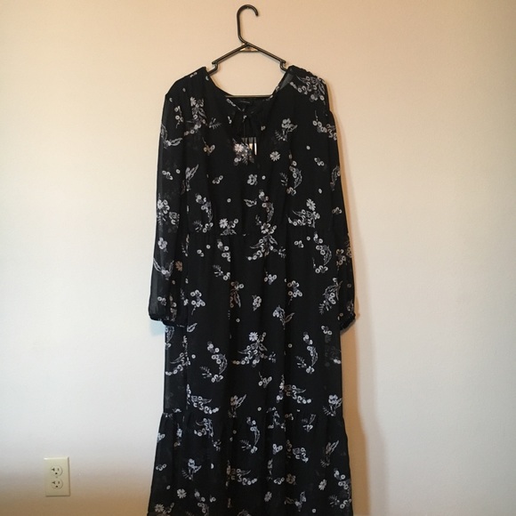 SOLD Flowy Black Floral Midi Dress 2X - Picture 2 of 8